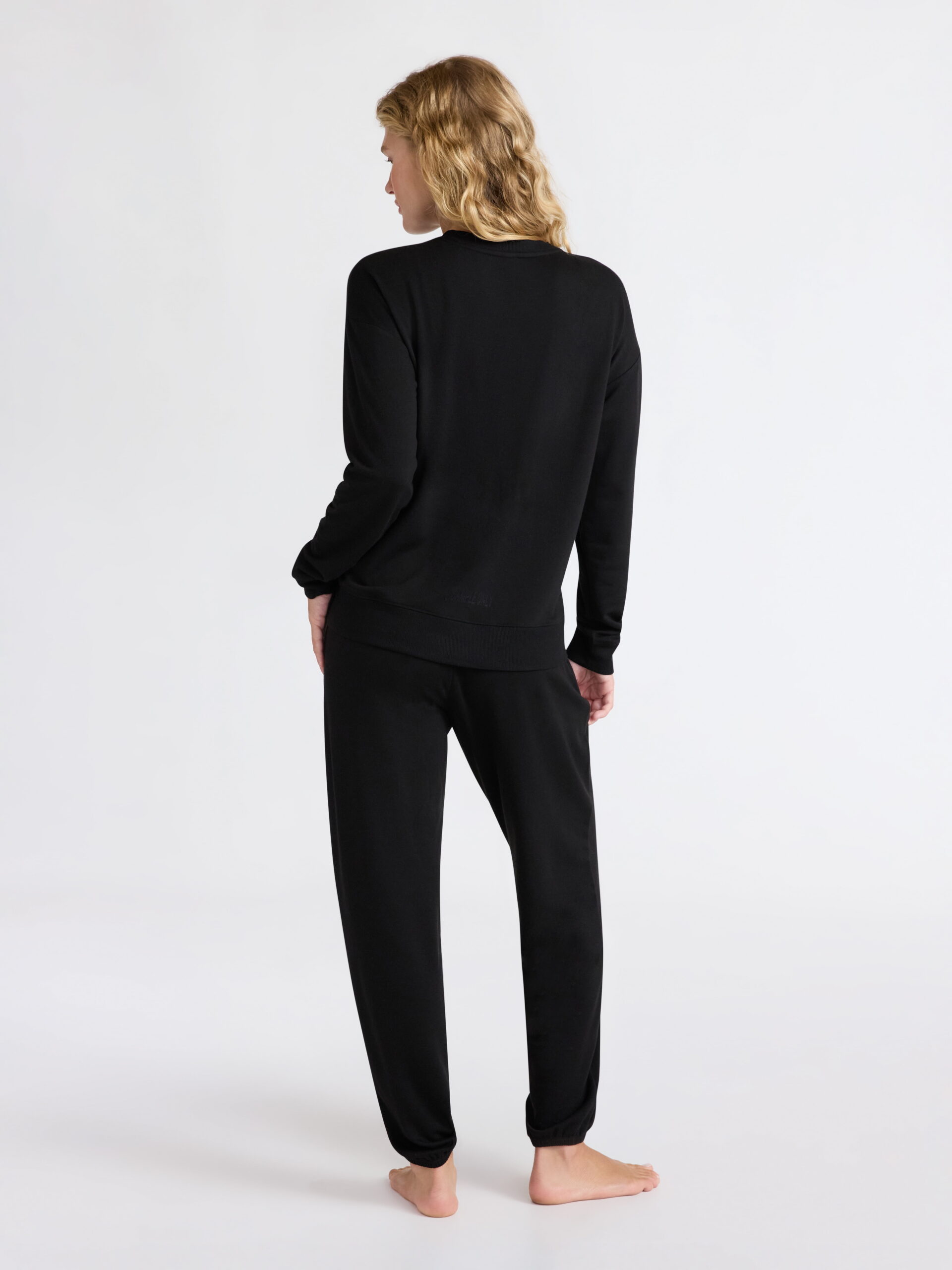 Joyspun Women’s Fleece Long Sleeve Top and Joggers Lounge Set, 2-Piece, Sizes XS-3X - Image 3