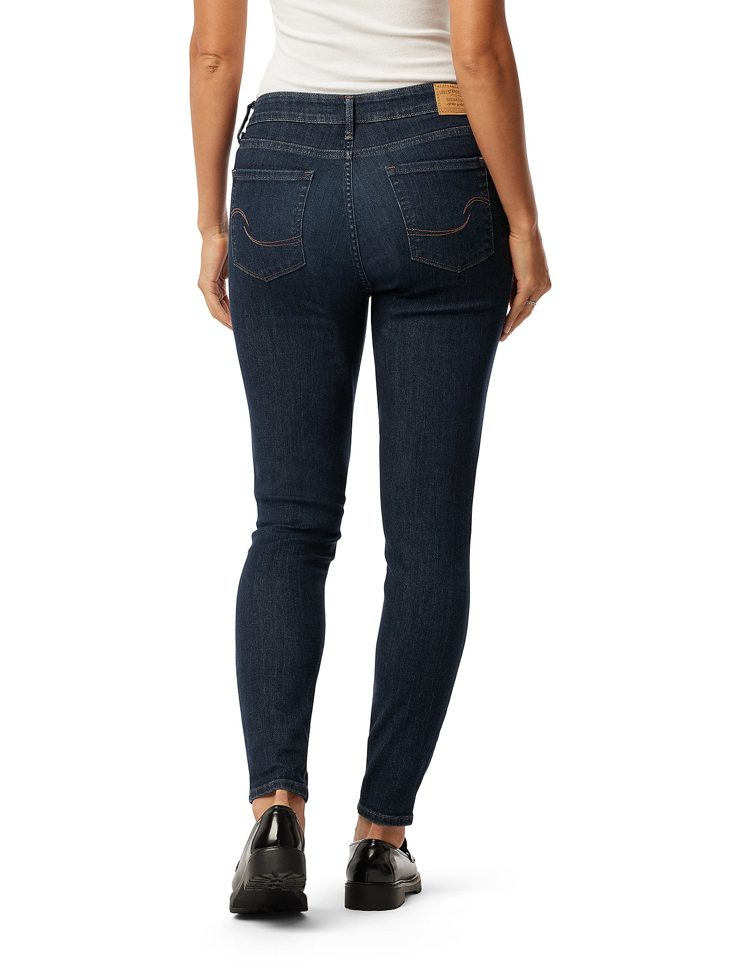 Levi Strauss Signature Women's and Women's Plus Mid Rise Skinny Jeans, Inseams: Short, Regular, Long; Sizes 2-28 - Image 5