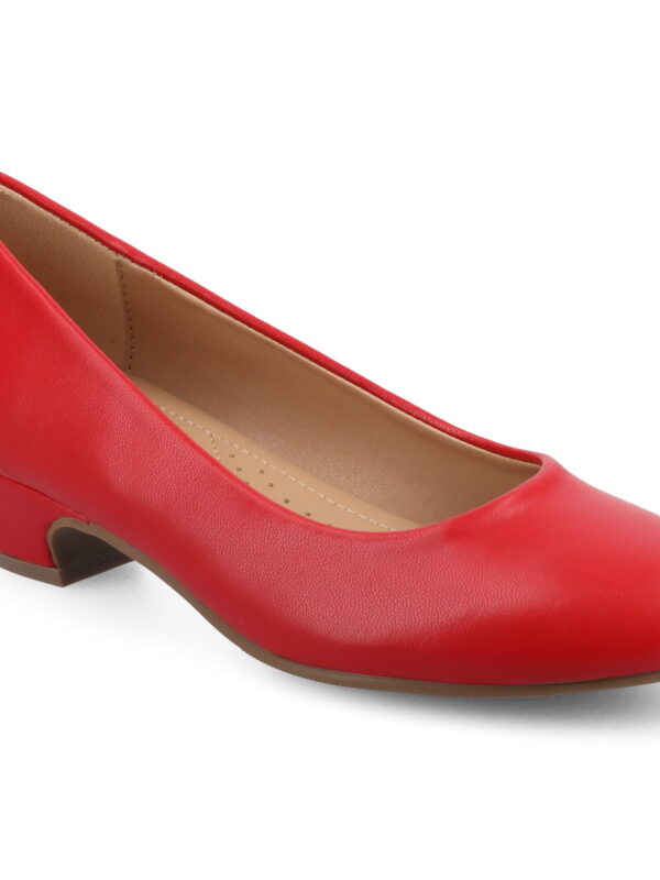 Journee Womens Saar Comfort Insole Round Toe Block Heel Pumps