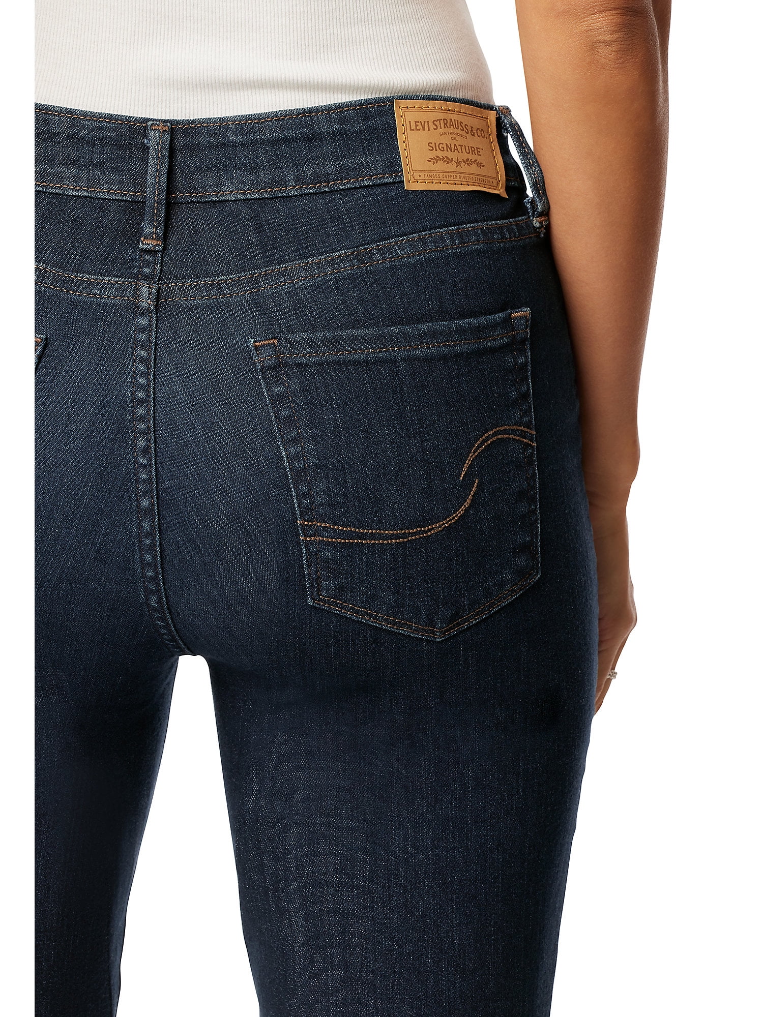 Levi Strauss Signature Women's and Women's Plus Mid Rise Skinny Jeans, Inseams: Short, Regular, Long; Sizes 2-28 - Image 3
