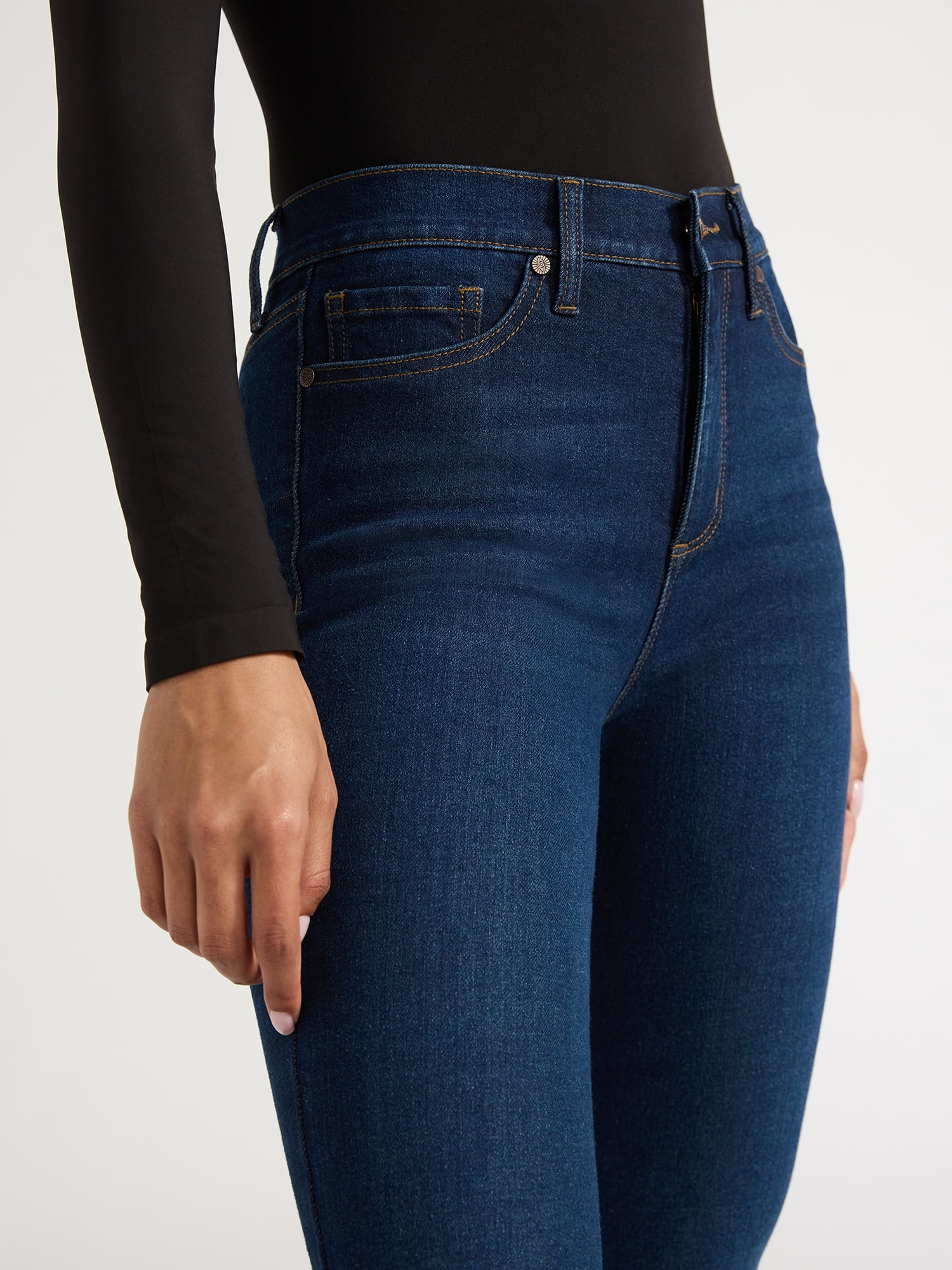 Sofia by Sofia Vergara Women's and Women's Plus Melisa Flare High Rise Jeans, 30.5", 32.5" and 34.5" Inseams, Sizes 0-28 - Image 3